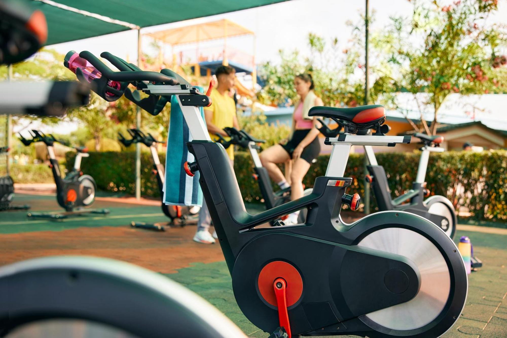 Tui Magic Life Jacaranda Hotel Side Exterior foto A stationary bicycle