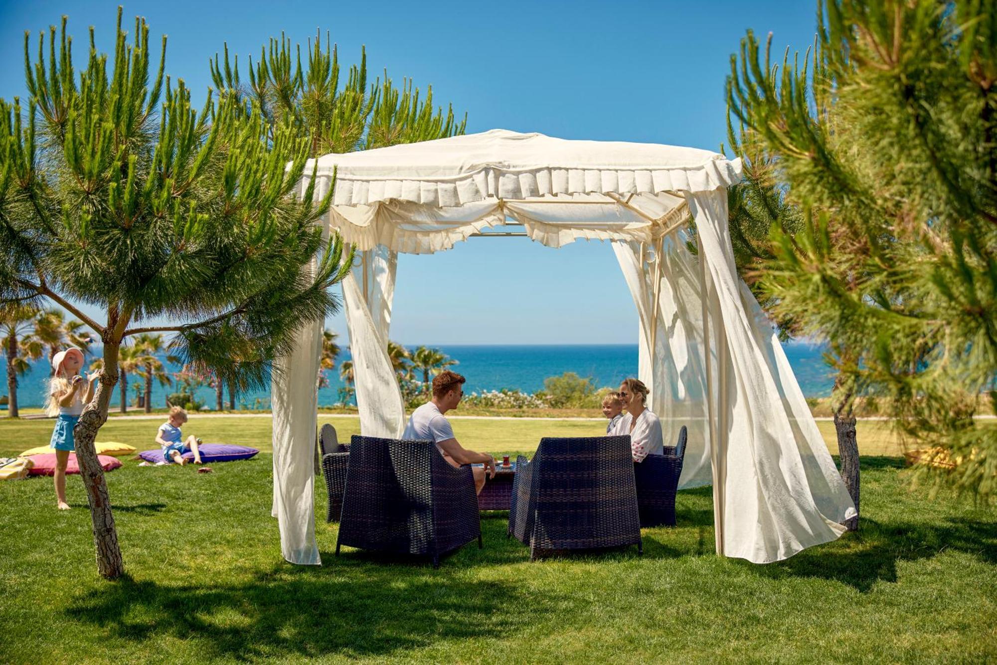 Tui Magic Life Jacaranda Hotel Side Exterior foto Pergola